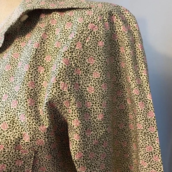 Ann Mashburn Boyfriend Shirt Size M EUC Liberty Print! - Picture 4 of 5